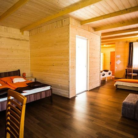 Szatmar Beregi Elmenyliget Aparthotel Fehergyarmat Ngoại thất bức ảnh
