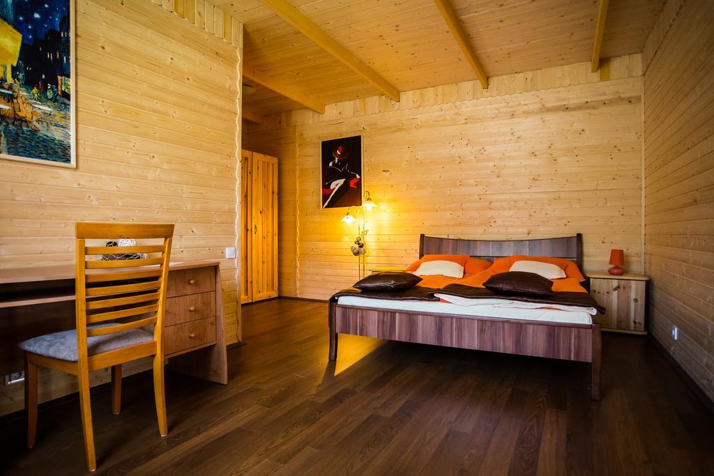 Szatmar Beregi Elmenyliget Aparthotel Fehergyarmat Ngoại thất bức ảnh