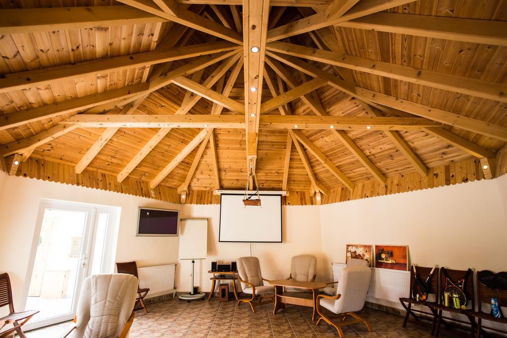 Szatmar Beregi Elmenyliget Aparthotel Fehergyarmat Ngoại thất bức ảnh