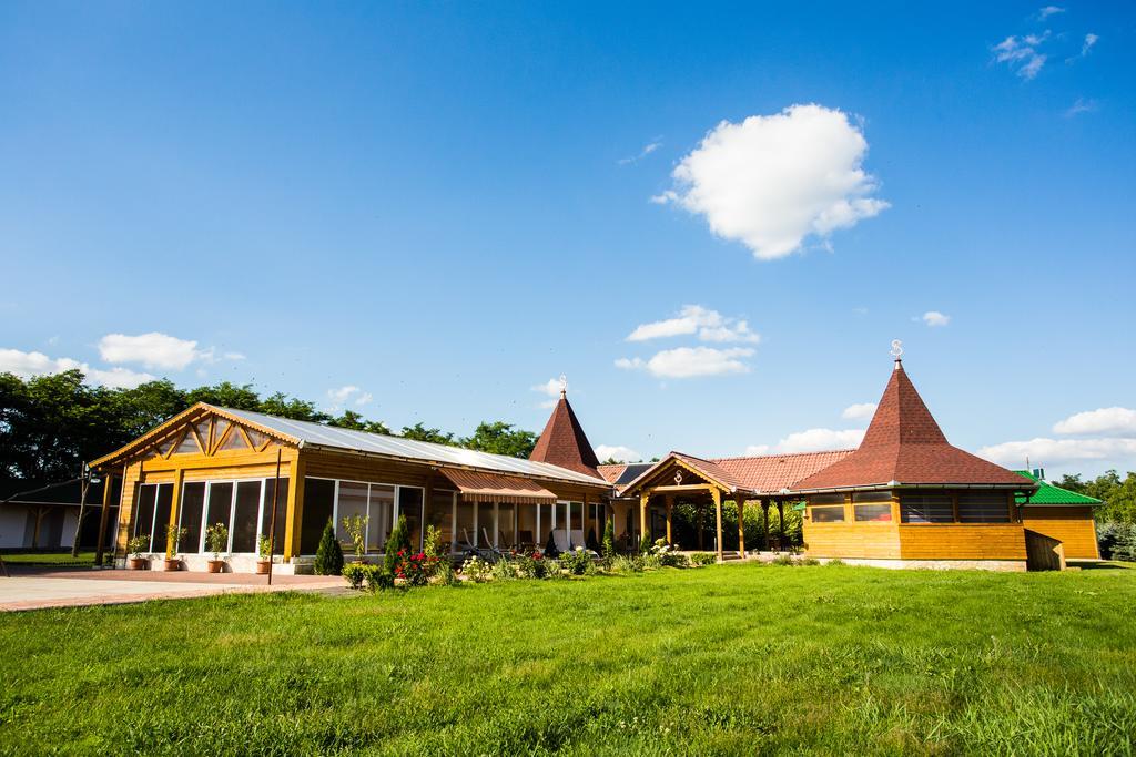 Szatmar Beregi Elmenyliget Aparthotel Fehergyarmat Ngoại thất bức ảnh